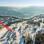 Casa de Férias In And Out In The Middle Of The Slopes