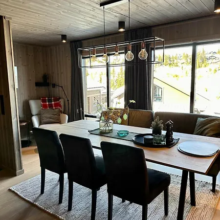 In And Out In The Middle Of The Slopes * Favang