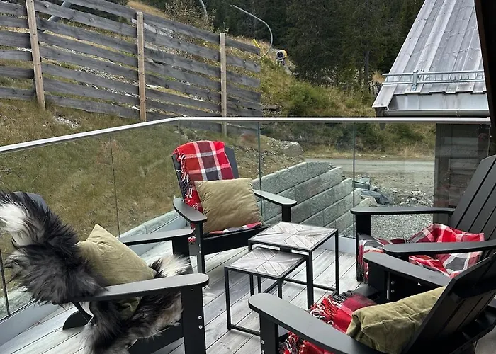 In And Out In The Middle Of The Slopes