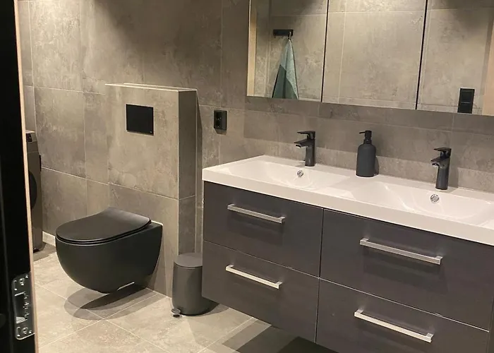 In And Out In The Middle Of The Slopes