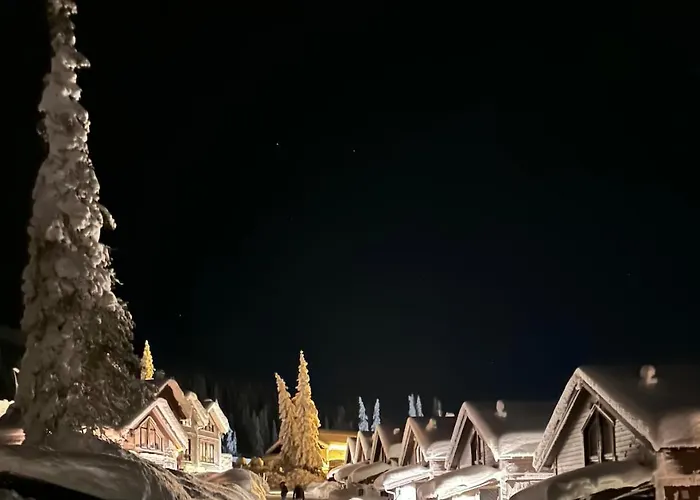 In And Out In The Middle Of The Slopes 度假居 Favang