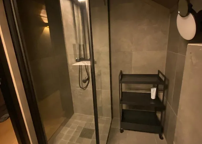 In And Out In The Middle Of The Slopes *