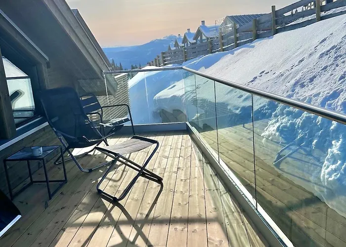 Feriehus In And Out In The Middle Of The Slopes