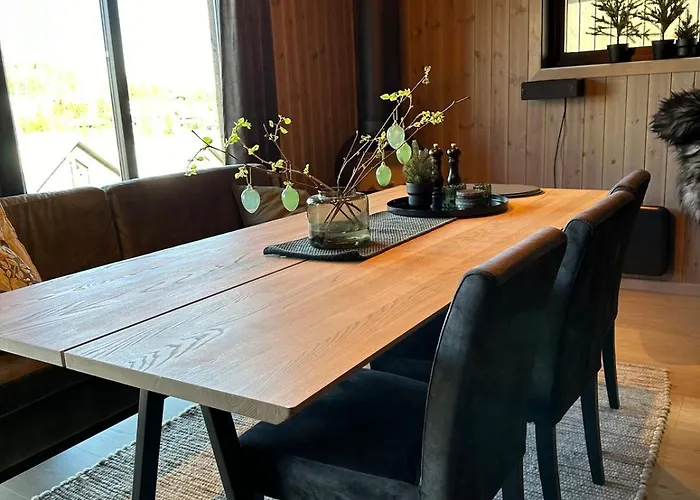 In And Out In The Middle Of The Slopes 度假居 *