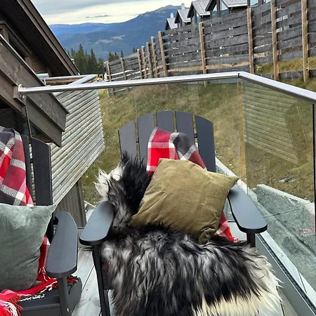 בית נופש In And Out In The Middle Of The Slopes Favang