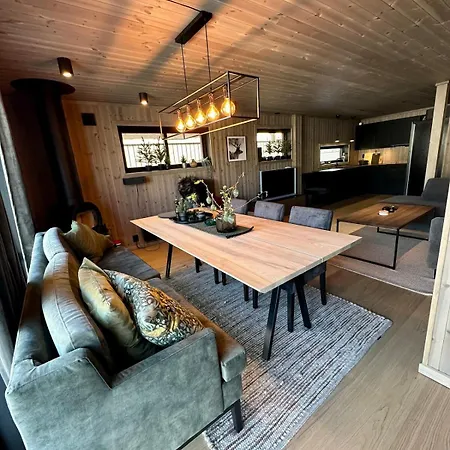 בית נופש In And Out In The Middle Of The Slopes *