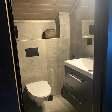 In And Out In The Middle Of The Slopes בית נופש